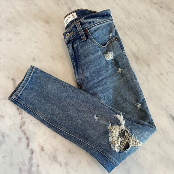 Abercrombie Distressed Straight Jean LIKE NEW - Picture 2 of 4